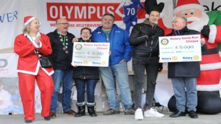 Rode kerstmannen halen € 12.000 op